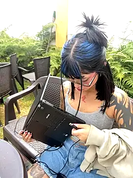 ZoeRaven Pink online show from 11.07.25