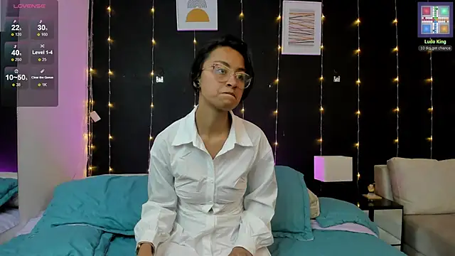 bravepetunia online show from 09.13.25