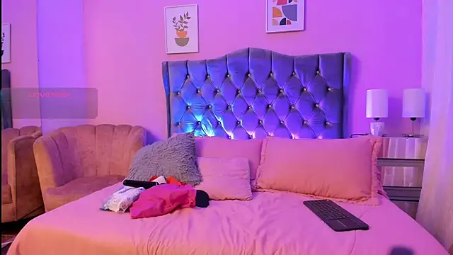 bravepetunia online show from 09.18.25