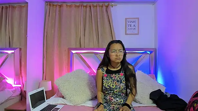 bravepetunia online show from 10.17.25