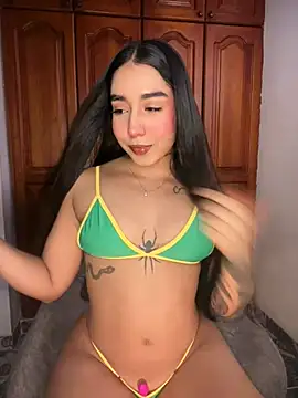 Snapshot of KaditaNavarro chatting on 07.24.26 KaditaNavarro online show from 07.24.26