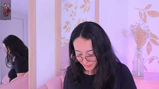 Snapshot of Ginevra_esposito chatting on 09.23.25 Ginevra esposito online show from 09.23.25