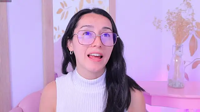 Snapshot of Ginevra_esposito chatting on 09.25.25 Ginevra esposito online show from 09.25.25