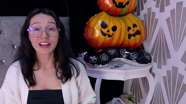 Snapshot of Ginevra_esposito chatting on 10.31.25 Ginevra esposito online show from 10.31.25