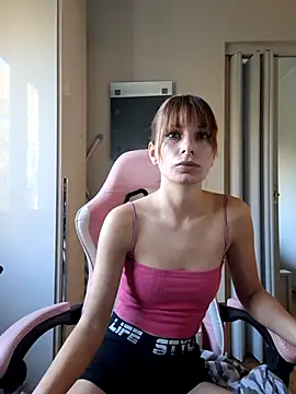 Snapshot of D4ddyslut chatting on 11.01.25 D4ddyslut online show from 11.01.25