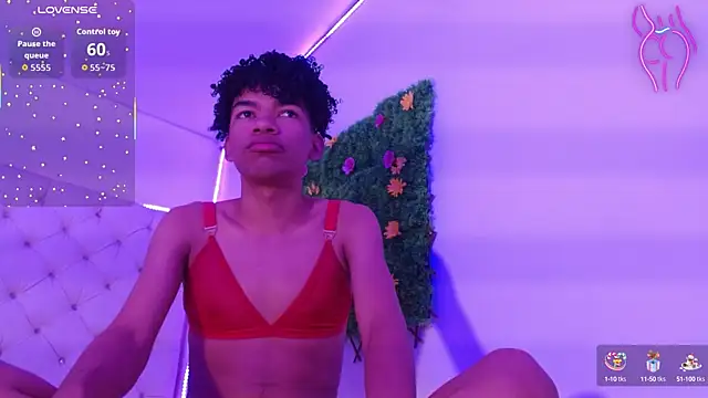 Snapshot of Ivone_Rose_ chatting on 10.04.25 Ivone Rose online show from 10.04.25