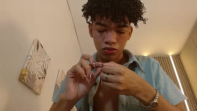 Snapshot of Ivone_Rose_ chatting on 10.22.25 Ivone Rose online show from 10.22.25