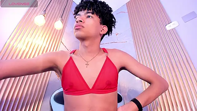 Snapshot of Ivone_Rose_ chatting on 10.31.25 Ivone Rose online show from 10.31.25