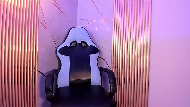 Snapshot of Ivone_Rose_ chatting on 11.05.25 Ivone Rose online show from 11.05.25