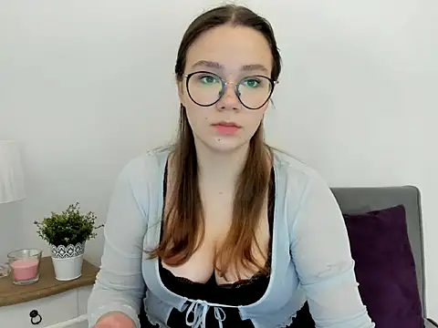 Snapshot of KatySensualy chatting on 10.08.25 KatySensualy online show from 10.08.25