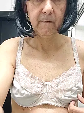 Snapshot of Emily_de_Carla chatting on 10.13.25 Emily de Carla online show from 10.13.25