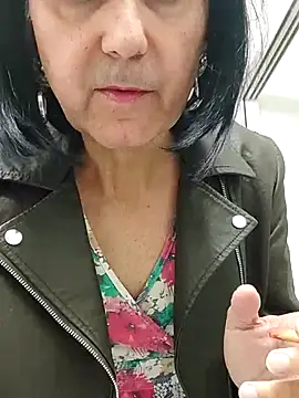 Snapshot of Emily_de_Carla chatting on 10.28.25 Emily de Carla online show from 10.28.25