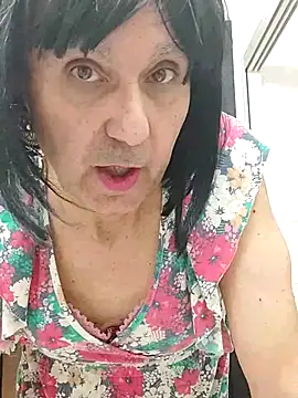 Snapshot of Emily_de_Carla chatting on 11.04.25 Emily de Carla online show from 11.04.25