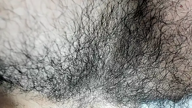 Snapshot of latinhotmuscle chatting on 10.28.25 latinhotmuscle online show from 10.28.25