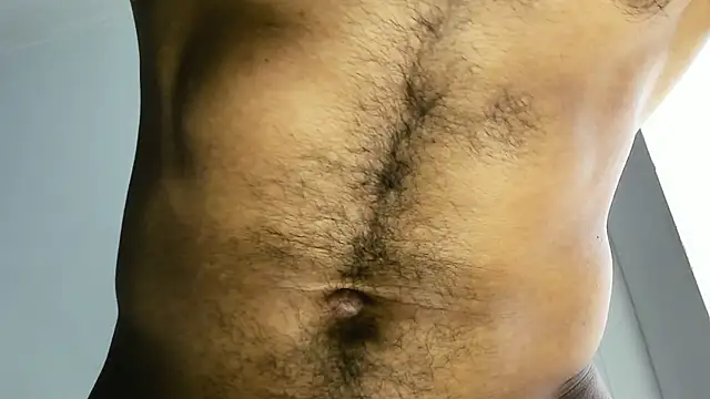 Snapshot of latinhotmuscle chatting on 04.12.26 latinhotmuscle online show from 04.12.26