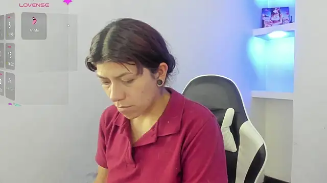 Raven Rouge  online show from 03.14.26