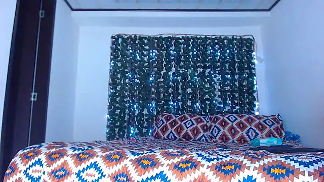 Snapshot of zhannaya_jhaen_ chatting on 10.17.25 zhannaya jhaen online show from 10.17.25