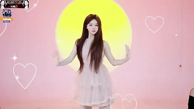 Snapshot of 1X-one chatting on 11.08.25 1X-one online show from 11.08.25