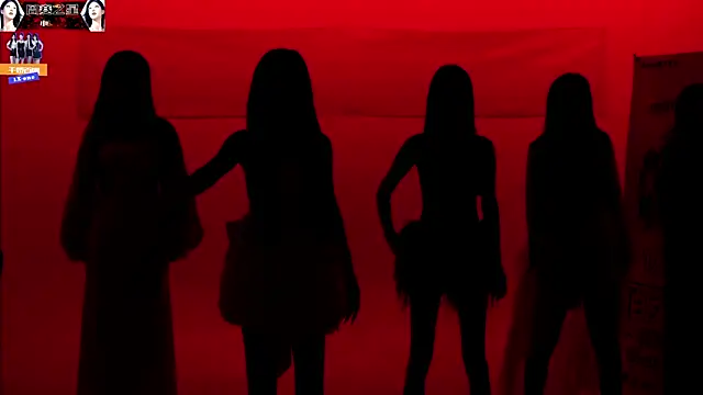 Snapshot of 1X-one chatting on 11.10.25 1X-one online show from 11.10.25