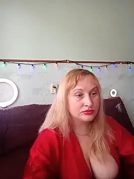 Snapshot of XHelenaX90 chatting on 03.14.25 XHelenaX90 online show from 03.14.25