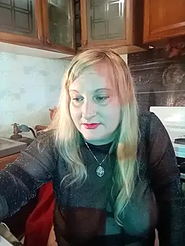 Snapshot of XHelenaX90 chatting on 10.18.25 XHelenaX90 online show from 10.18.25