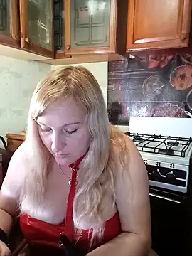 Snapshot of XHelenaX90 chatting on 11.08.25 XHelenaX90 online show from 11.08.25