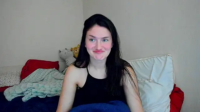 Snapshot of Roxy_Cherry chatting on 09.20.25 Roxy Cherry online show from 09.20.25