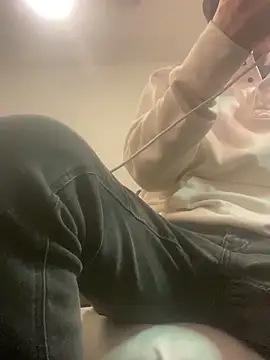 XanderOzzz online show from 12.17.25