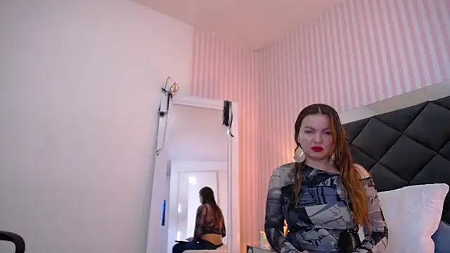 Snapshot of ViictoriaJones_ chatting on 11.07.25 ViictoriaJones online show from 11.07.25