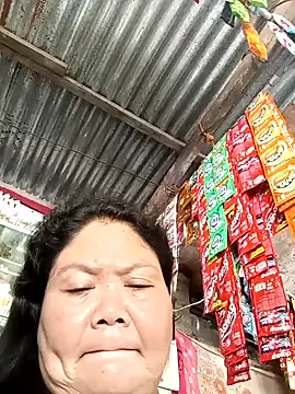 Snapshot of Mari_fvcks chatting on 10.31.25 Mari fvcks online show from 10.31.25