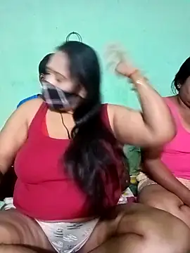 LoveOnStream online show from 11.08.25