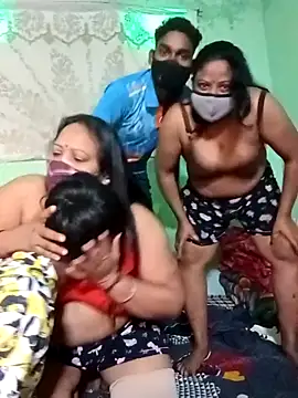 LoveOnStream online show from 11.23.25