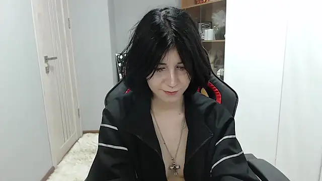 Snapshot of TinaQuiin chatting on 09.12.25 TinaQuiin online show from 09.12.25