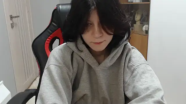 Snapshot of TinaQuiin chatting on 09.26.25 TinaQuiin online show from 09.26.25