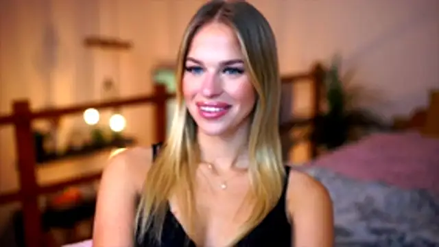 Emilyvanroessel online show from 11.23.25