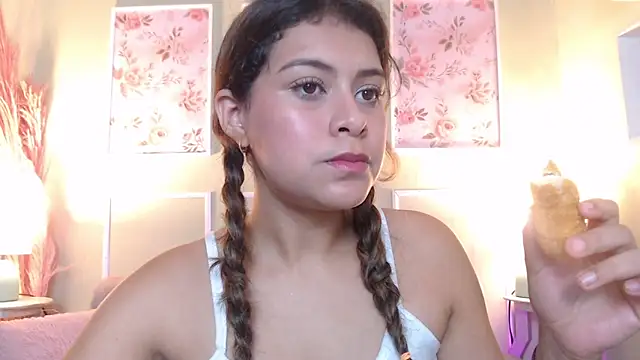 CurlyDani online show from 02.22.26