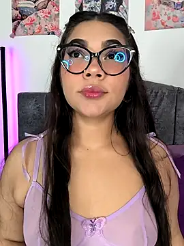 Snapshot of Vale_Walker chatting on 11.01.25 Vale Walker online show from 11.01.25