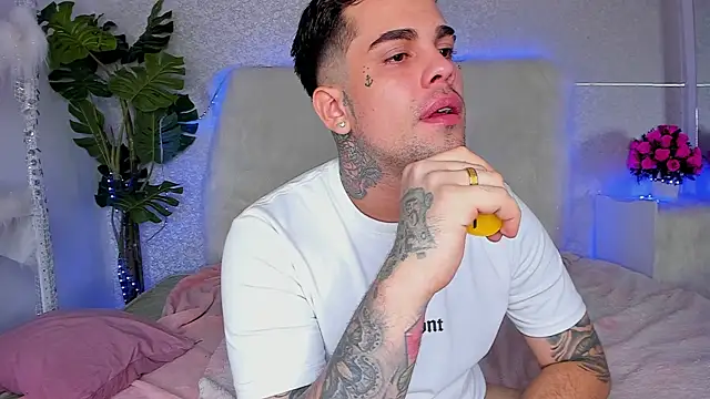 Littlepearl23 online show from 11.07.25