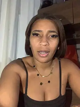 Snapshot of Crisschiavo chatting on 11.14.25 Crisschiavo online show from 11.14.25