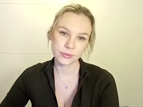 Snapshot of SadieBrilliance chatting on 10.16.25 SadieBrilliance online show from 10.16.25