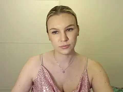 Snapshot of SadieBrilliance chatting on 10.21.25 SadieBrilliance online show from 10.21.25