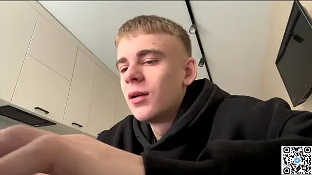 Snapshot of echowraith chatting on 09.28.25 echowraith online show from 09.28.25