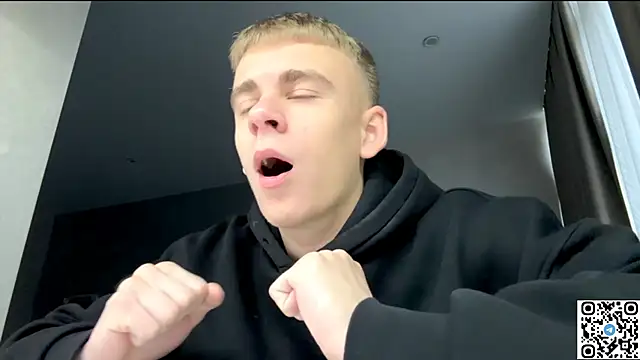 Snapshot of echowraith chatting on 10.04.25 echowraith online show from 10.04.25