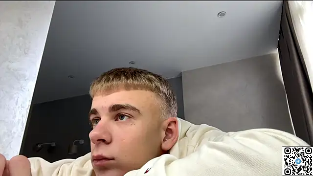 Snapshot of echowraith chatting on 10.07.25 echowraith online show from 10.07.25