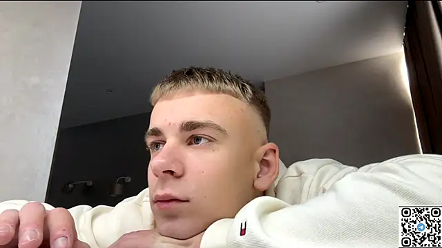 Snapshot of echowraith chatting on 10.11.25 echowraith online show from 10.11.25