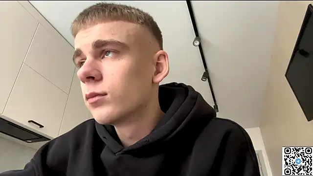 Snapshot of echowraith chatting on 10.14.25 echowraith online show from 10.14.25