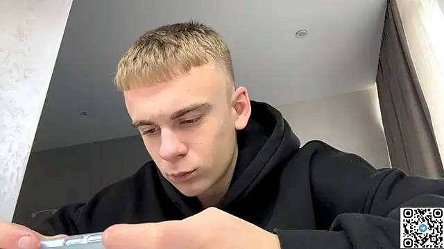 Snapshot of echowraith chatting on 10.24.25 echowraith online show from 10.24.25