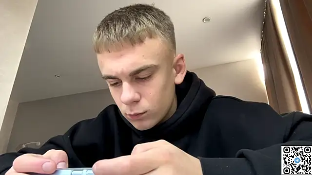 Snapshot of echowraith chatting on 10.25.25 echowraith online show from 10.25.25