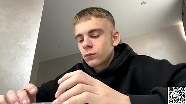 Snapshot of echowraith chatting on 10.28.25 echowraith online show from 10.28.25