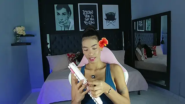 kitty collins  online show from 11.23.25